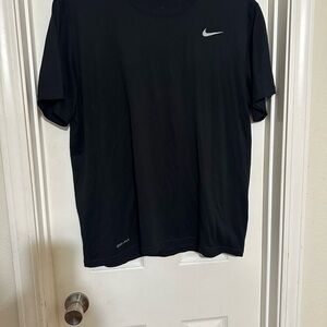 Nike Men's Black Short Sleeve Tee
